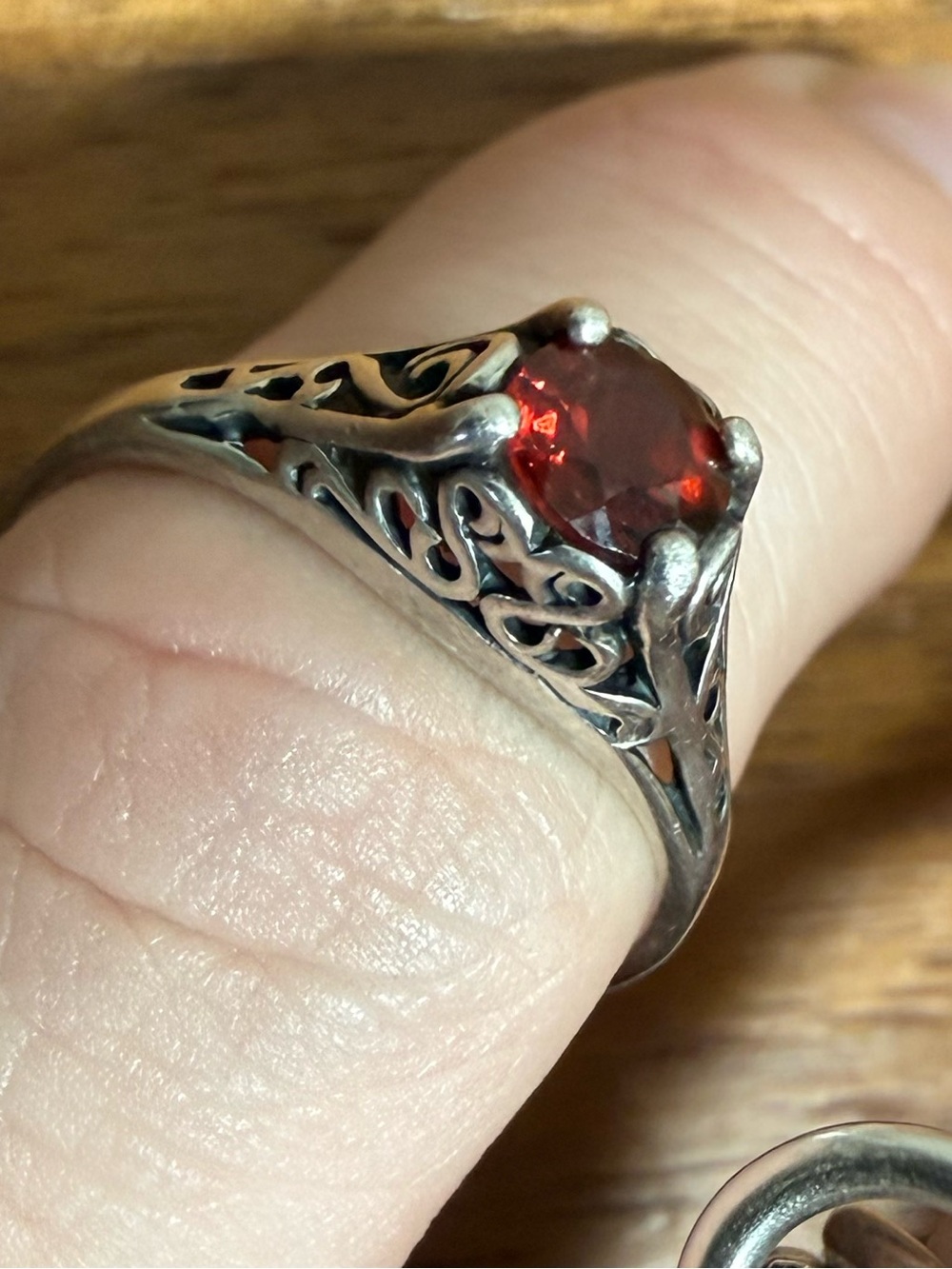 Vintage Silver Ring with Deep Red Garnet - Picture 2 of 7